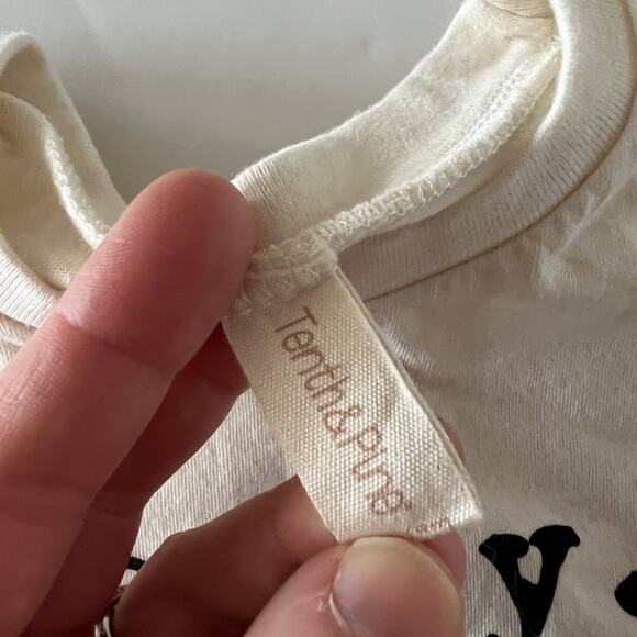 Tenth & Pine “happy” Tee - Picture 3 of 8